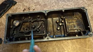 Из-за чего умирают моторы. Чистим вентиляцию картерных газов на Mazda Demio