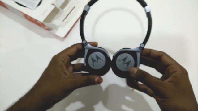 Motorola Pulse 2 Unboxing & Overview смотреть онлайн