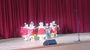 Русский лирический танец от самых маленьких на фестивале ко Дню народного единства в Новосибирске