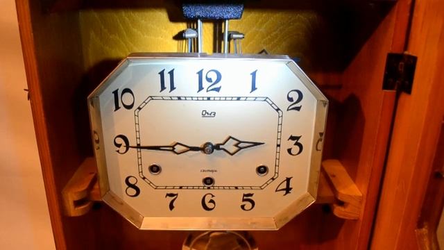 Настенные часы ОЧЗ Янтарь. С четвертным боем. 1965 год. Бой курантов. СССР. смотреть онлайн