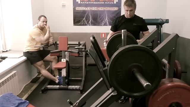 Питер. Легендарный клуб Алмаз. Тренировка с Игорем Гостюниным. смотреть онлайн