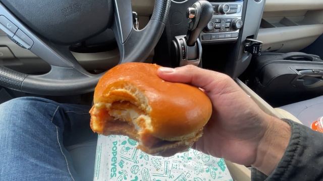 Captain Tries It Ep. 4: Popeye's Flounder Fish Sandwich смотреть онлайн