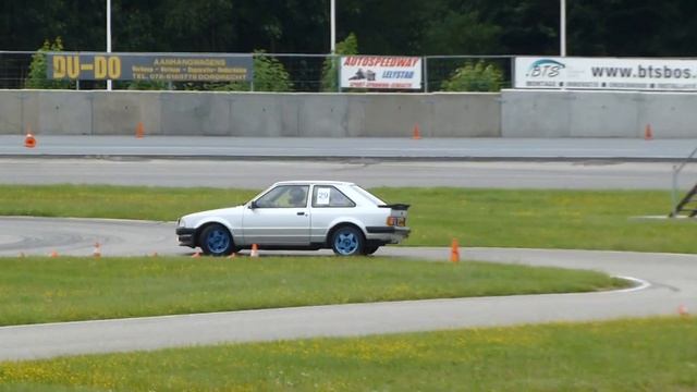 Ford Escort Mk3 Midland Circuit смотреть онлайн