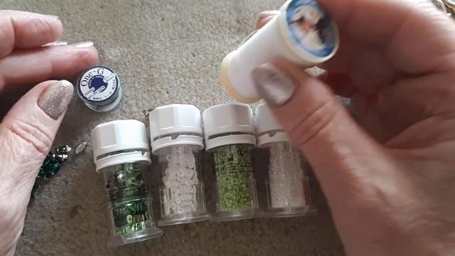 Символ 2023 своими руками. Брошь кролик и брошь ёлка. 4 мастер класса. смотреть онлайн