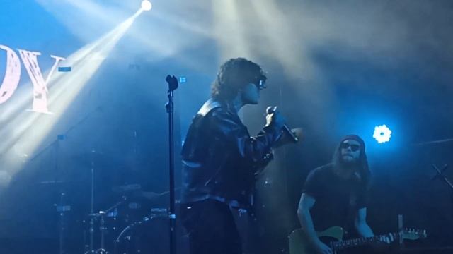 Holidayboy концерт Екатеринбург 04.11.23 первая песня в клубе 