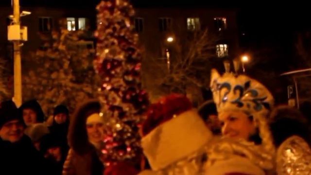 Фрагмент праздника у ДК на Новый год. Камышин 2015 смотреть онлайн
