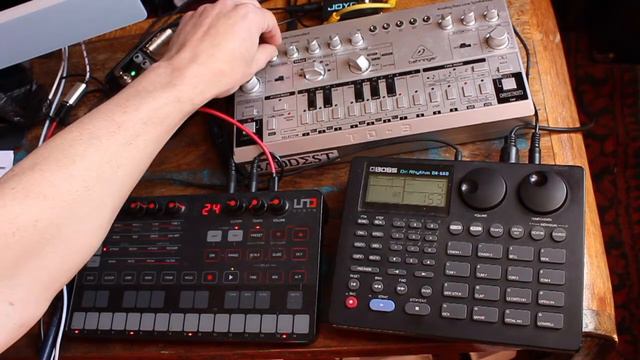 Boss DR-660 / Uno / TD--3 Acid смотреть онлайн