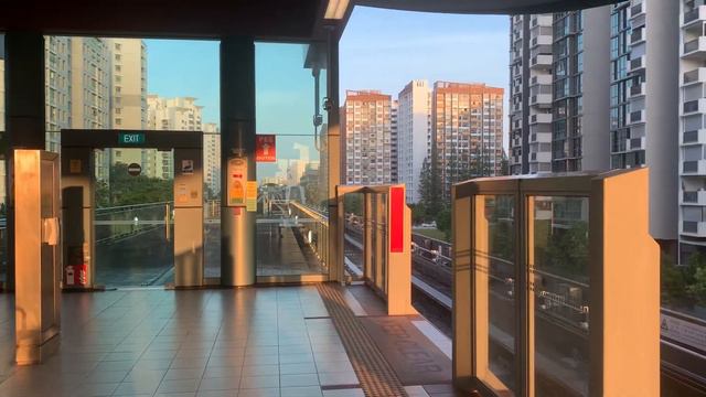 SBS Transit Mitsubishi Crystal Mover C810 - 1 car - Set 20 LRT arriving Kadaloor (PE5) смотреть онлайн