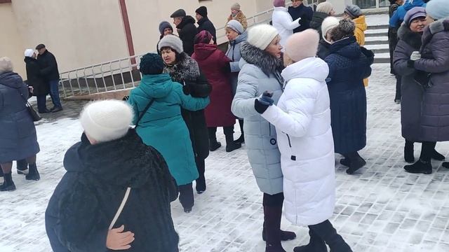 У тебя на ресницах........05.02.23 Гомель парк Луначарского ? смотреть онлайн