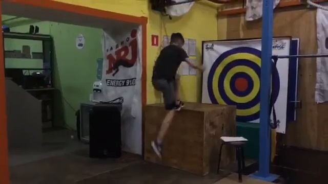 Отжимание, вис на кольцах смотреть онлайн