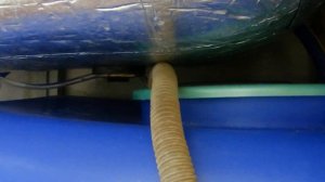 Как установить накопительный бак под ванну?