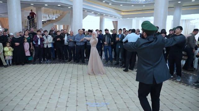 НОВИНКА 2024. Танец Чеченского Блогера Хусейна. Ловзарг. Видео Студия Шархан смотреть онлайн