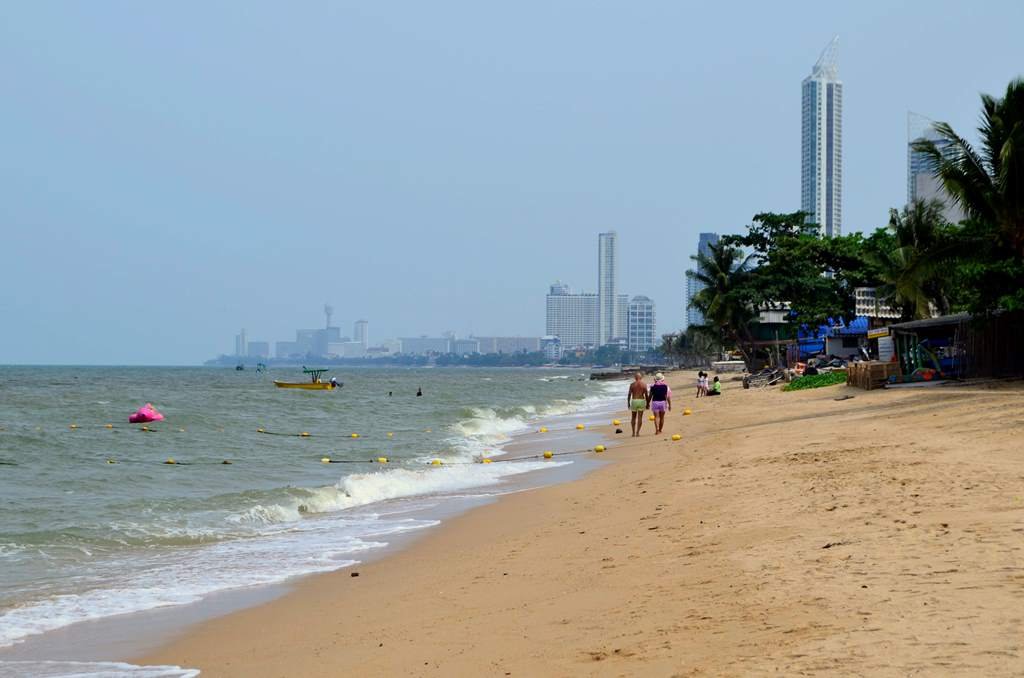 Пляж Наджомтьен. Паттайя, май 2019