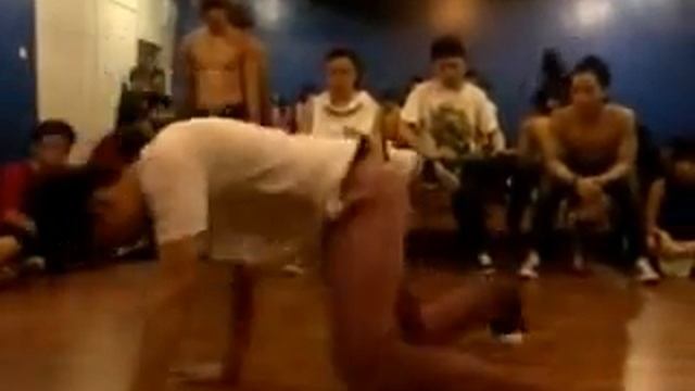 Crazy Moves Crew Vs Rythm In Peace (Fabulous 2on2) смотреть онлайн