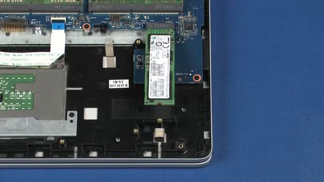 How to Replace the Solid State Drive for the HP ENVY 17 ae0000 Laptop PC series смотреть онлайн