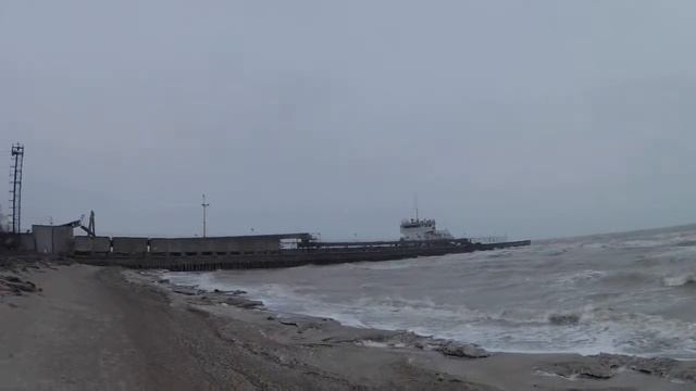 Кубань. Ейск. Зима весной, море штормит. Центральный пляж. смотреть онлайн