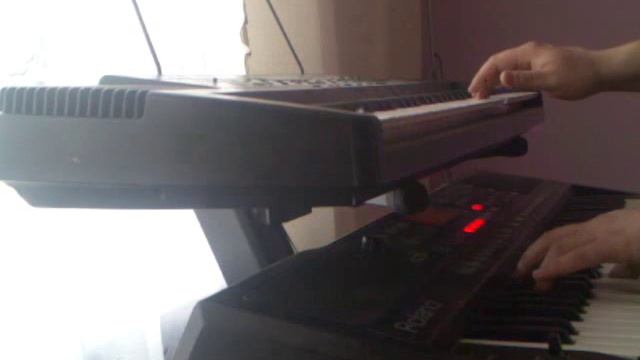 "Pada deszcz jesienny pada deszcz" ROLAND E16 vs ROLAND EXR E2 смотреть онлайн