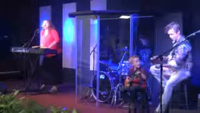 Psalm 101 singing about the Blood Of Jesus. смотреть онлайн