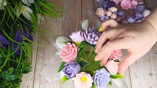 Букет из мыла - Ассорти. Сборка букета из остатков мыльных цветов от предыдущих проектов. Всё в дел смотреть онлайн