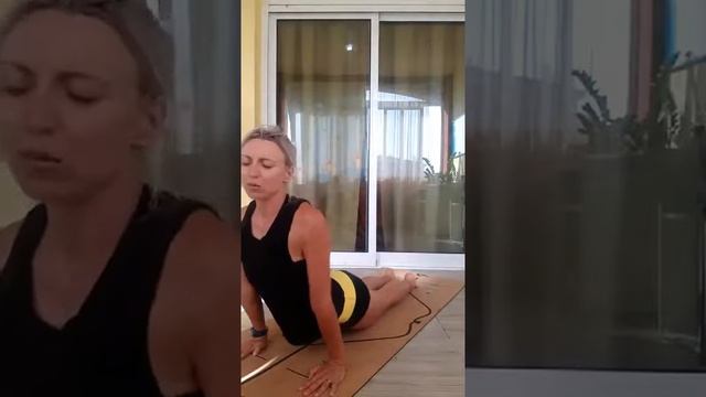 Практика йоги в Прямом Эфире смотреть онлайн