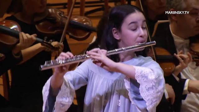 Elen Virabyan 10 y. o. , flute A.Vivaldi Concerto in E minor / RV 432: 1. Allegro смотреть онлайн