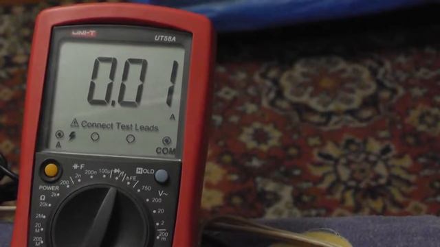 Тест на табуретке. РАМ 8403. Динамик 6 Вт, 4 Ом. Потребление на максимальной громкости без искажени