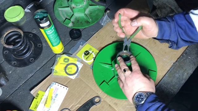 Ремонт вариатора вентилятора John Deere 8430. смотреть онлайн