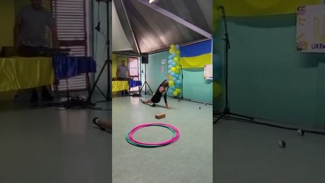 #акробатка #акробатика #acrobaties #acrobatics #акробатка #цирк #circus #cirque #жонгляж #хулахуп смотреть онлайн