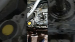 почему цепь натягивается сама.