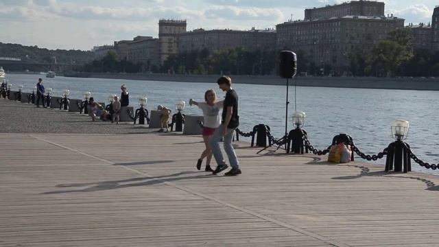 Танец у Москвы реки ) 27 июля 2014 смотреть онлайн