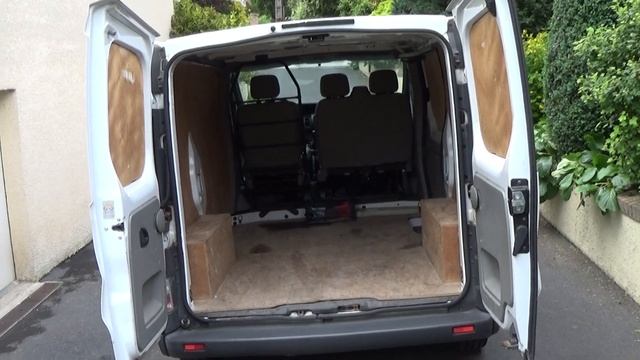 Présentation de mon Renault Traffic DCI 80 de 2004 смотреть онлайн