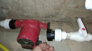 Установка водяного насоса.