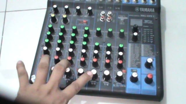 MIXER YAMAHA MG10XU смотреть онлайн