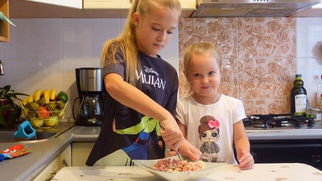 Готовим мини пиццы вместе. Ооочень вкусно!!!!???