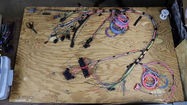 The MG-65: How a Ford turbocharged 2.3L fuel injection harness is built! смотреть онлайн