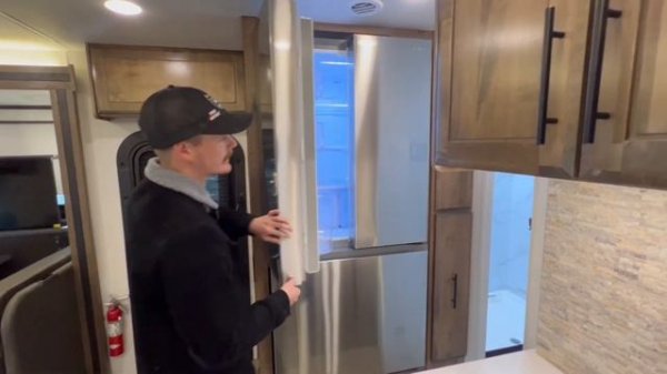 Jayco Seneca VS Seneca XT - The Jayco Super-C Showdown! - World Wide RV