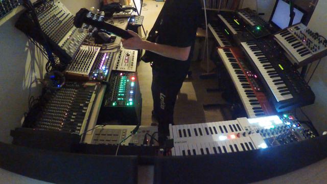Samuel Music Studio - Awake (LIVE SPERIMENTAL PERFORMANCE) смотреть онлайн