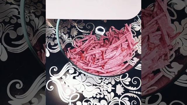 Салат "Ассорти". Предлагаю вам разнообразить свое меню вкусным салатом? смотреть онлайн