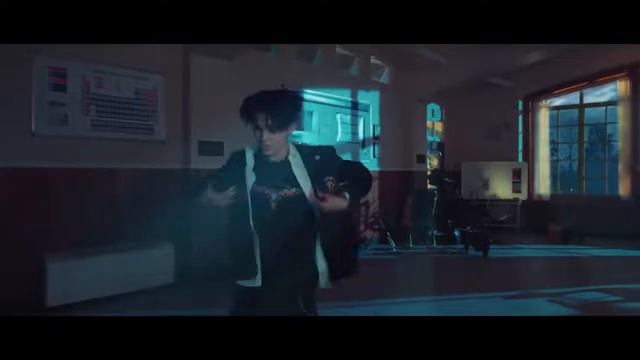 Enhypen - Future Perfect (Pass The Mic) (traducere în română) смотреть онлайн