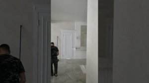 Поклейка обоев на лестничном марше! Высота 7 метров. 89831301614 Пётр