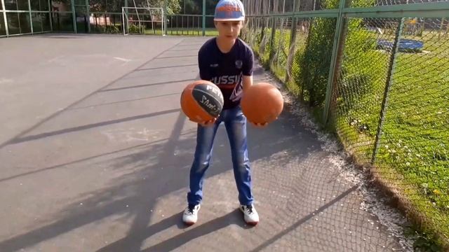 Тренировка Дриблинга Двумя Мячами. смотреть онлайн