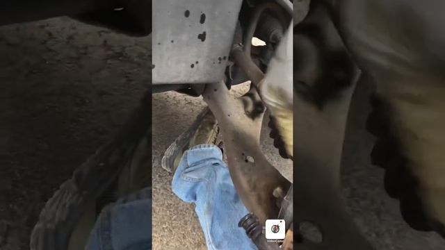2005 Saturn Vue Front Brake Pad Replacement смотреть онлайн
