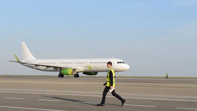 Airbus A321-231 VQ-BDB S7 Airlines Barnaul - UNBB