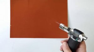 Как заправить газовую горелку или зажигалку.