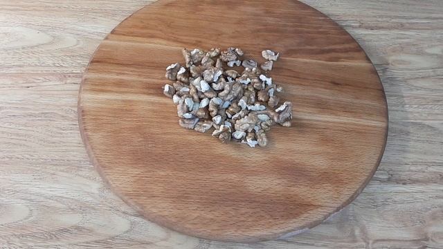 Оригинальный и ОЧЕНЬ Вкусный Салат из Курицы ! Salad with grapes and prunes ! смотреть онлайн