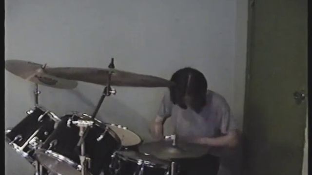 2004. Играю на барабанах смотреть онлайн