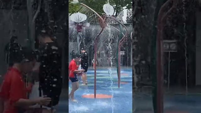 Garden By The Bay Water Park Playground смотреть онлайн