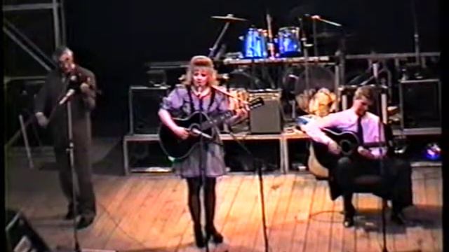 Наталья Корнилова, клуб Мельница, Барнаул, 1996 смотреть онлайн