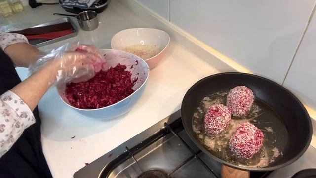 Свекольные котлеты!Beet Cutlets!