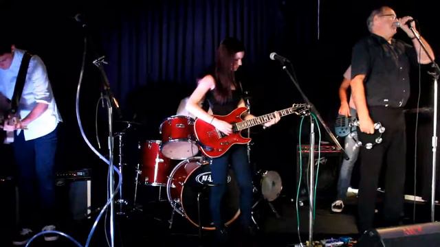 Dr Geoff Walden, Caitlyn Shadbolt,Aiming High,covering Roadhouse Blues July 2013 смотреть онлайн